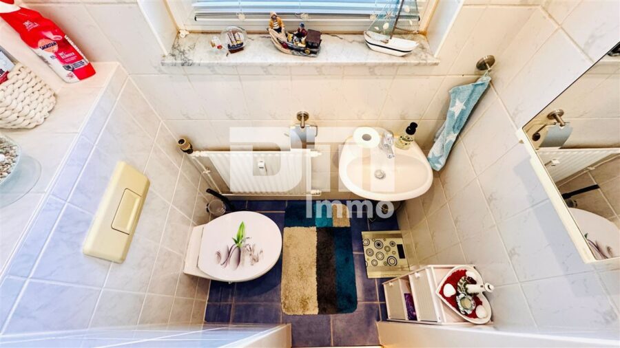 Gepflegte Dreizimmerwohnung mit Balkon in infrastrukturell günstiger Lage mit Traumblick - WC